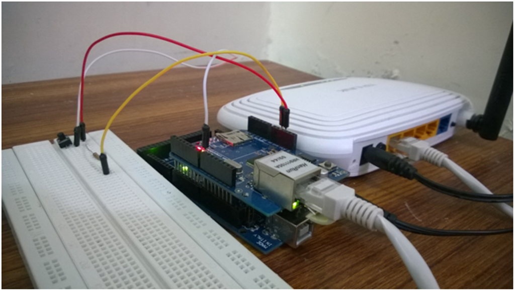Arduino + Ethernet Shield + роутер + макетная плата
